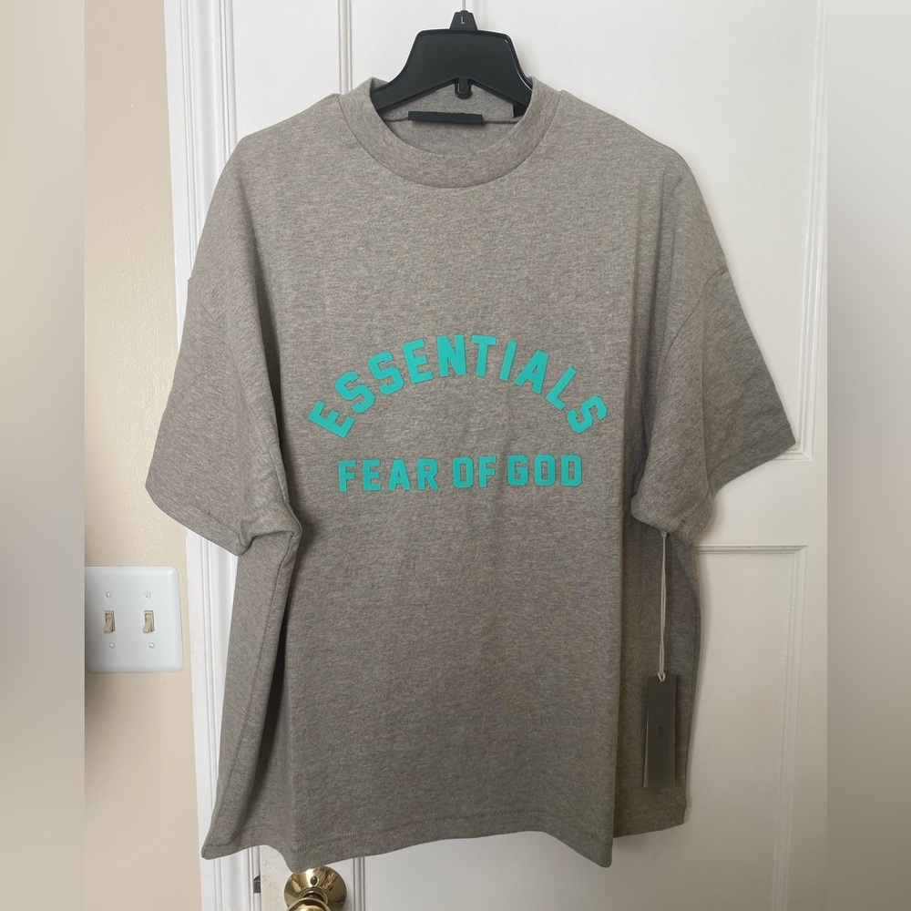Essentials Fear of God Gray Oversized Men’s Crewneck in XS, NWT!!!
